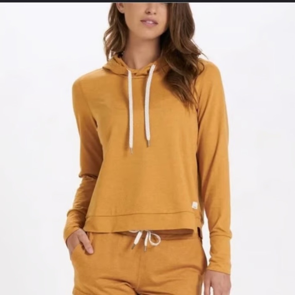 Vuori Women's Mustard Performance Hoodie & Jogger sweatpants set Size M Like New